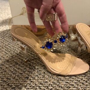 Akira size 9 Elegant Blue and Gold Embellished Women's Heels